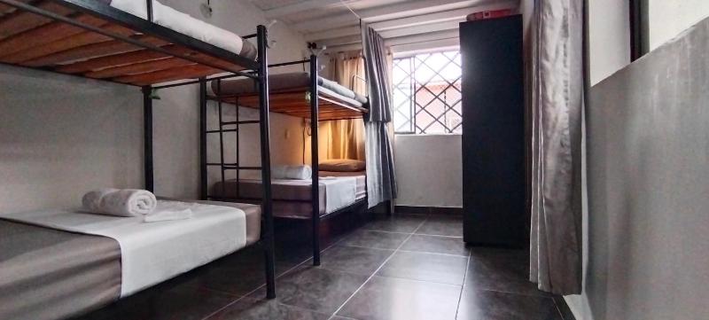 Hostel Metro Floresta Alojamiento - image 6