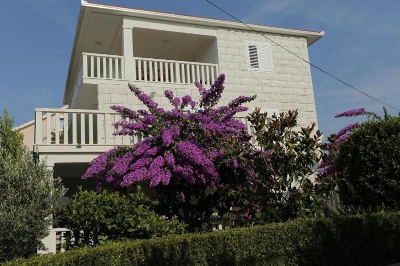 Apartments with parking space Supetar Brac - 23147 - image 17