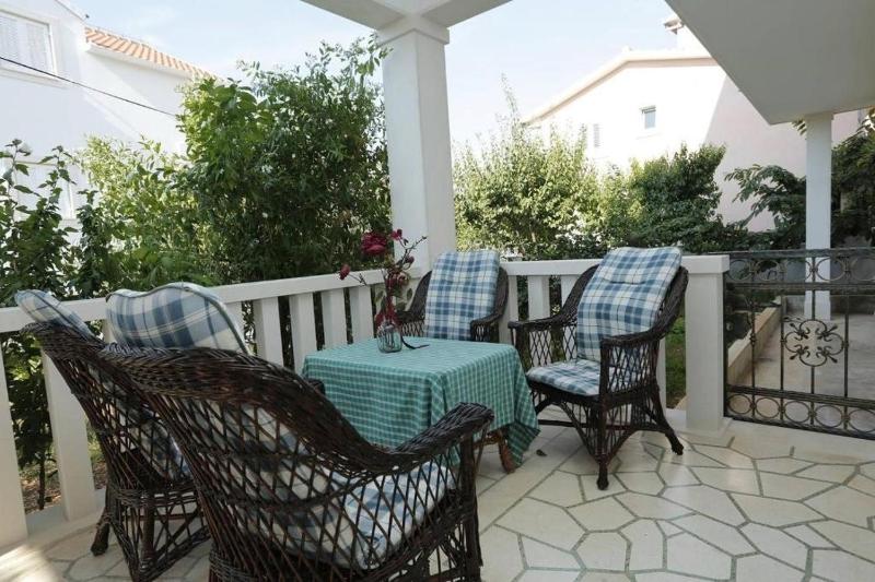 Apartments with parking space Supetar Brac - 23147 - image 6