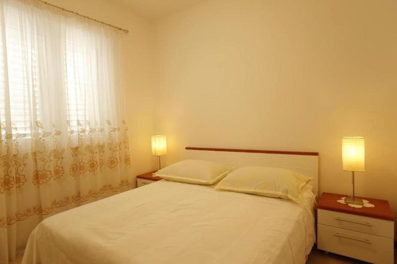 Apartments with parking space Supetar Brac - 23147 - image 9