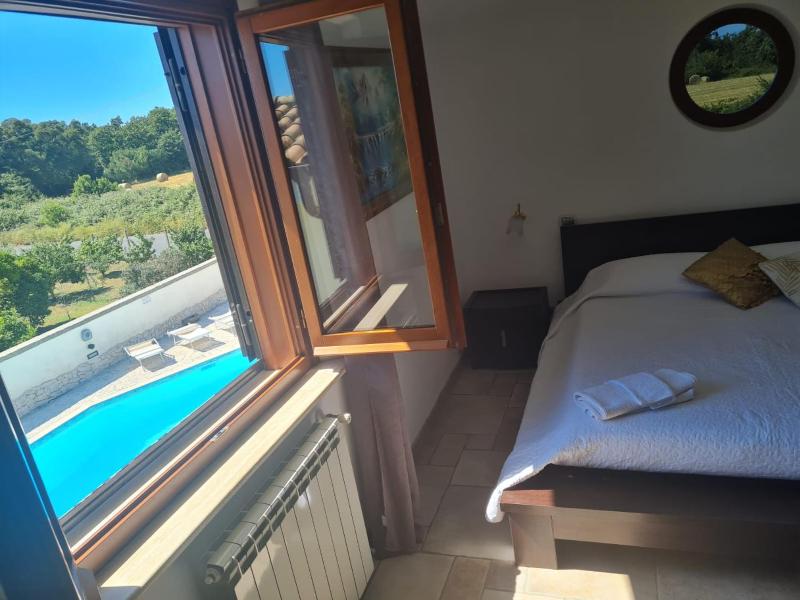 Deluxe Suite with Spa Bath image 1