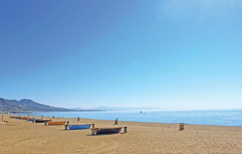 Cozy Apartment In Fuengirola With House Sea View - image 12