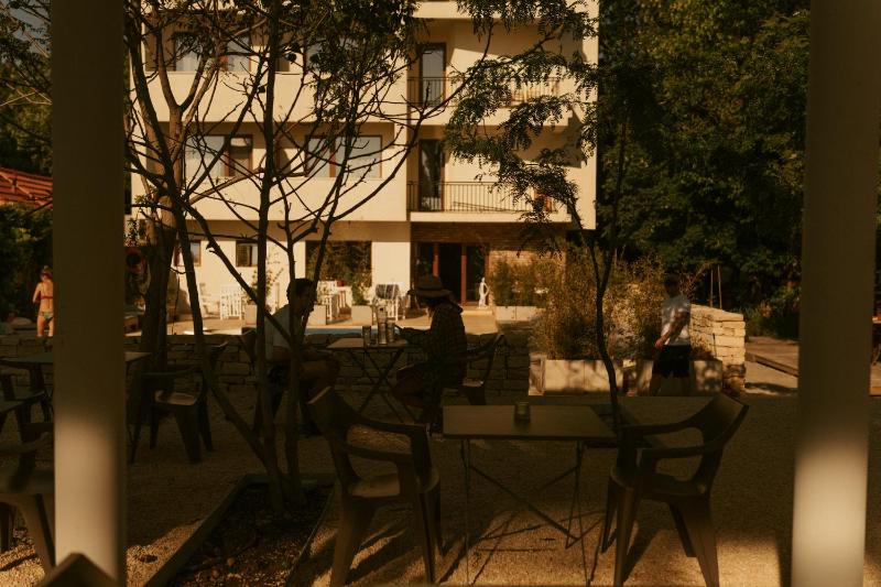 Deluxe Queen Room image 4