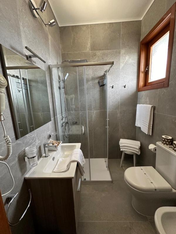 Double Room image 4