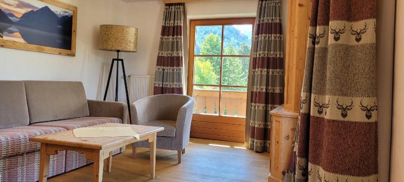 One-Bedroom Suite with Balcony image 3