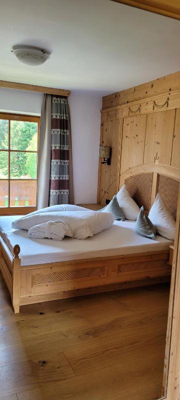 One-Bedroom Suite with Balcony image 4