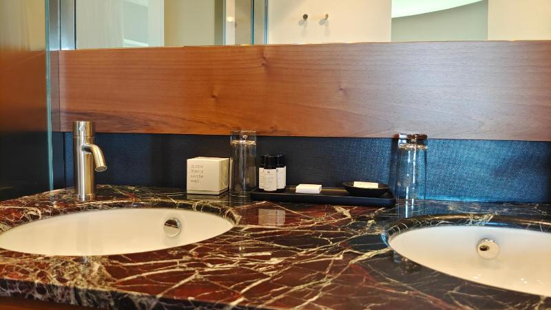 King Suite with Balcony image 3