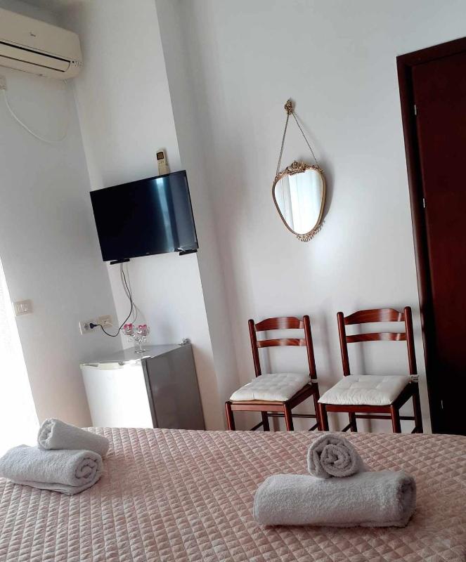 Double Room image 2