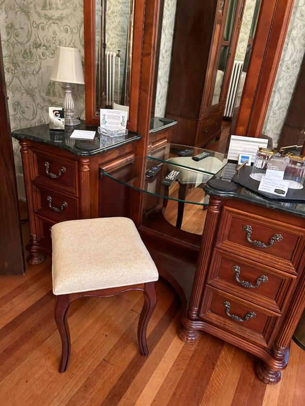 Double Room with Private Bathroom image 4