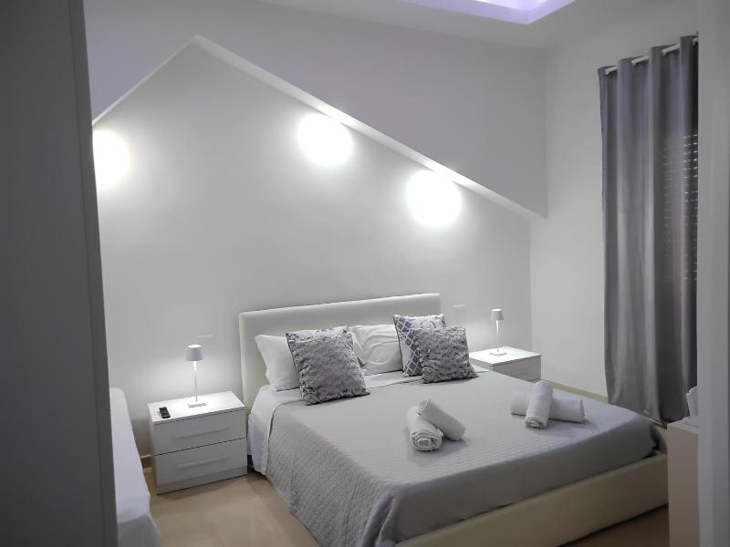 Basic Triple Room image 3