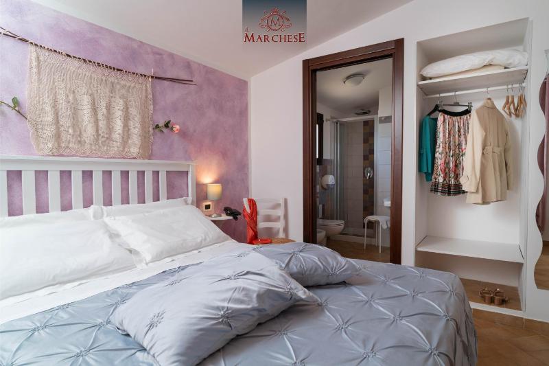 Deluxe Double Room image 3