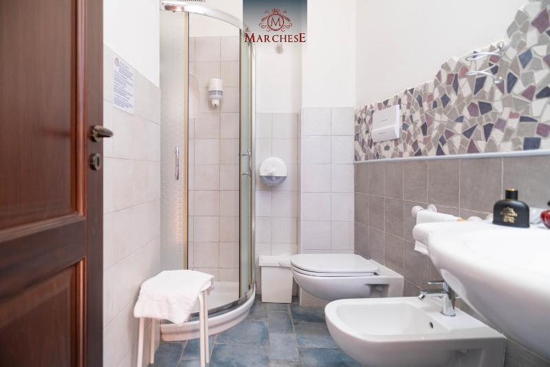 Deluxe Triple Room image 3