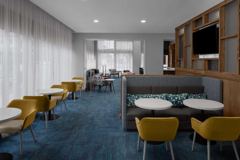 Hampton Inn Cleveland-Downtown - image 35