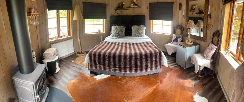 Chalet image 1
