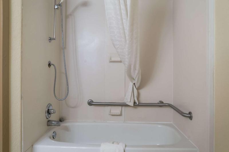 Double Room - Accessible/Non Smoking image 1