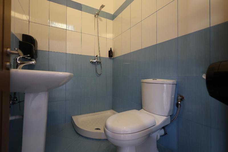 Baza Hostel - Swimming Pool - image 4