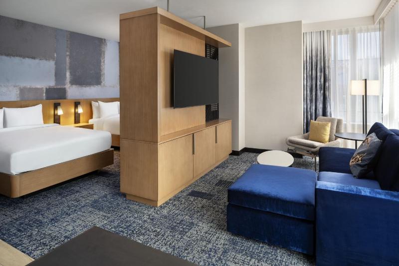 Junior Suite image 1