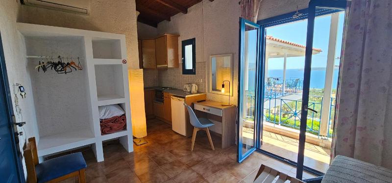 Metaxatos Apartments - image 3