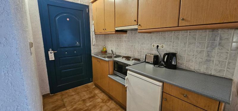 Apartment with Balcony image 3