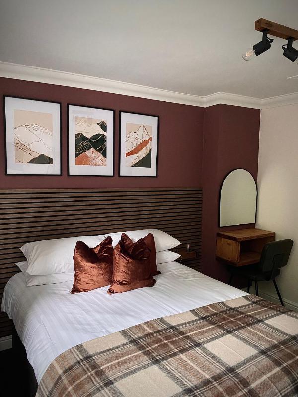 Budget Double Room image 4