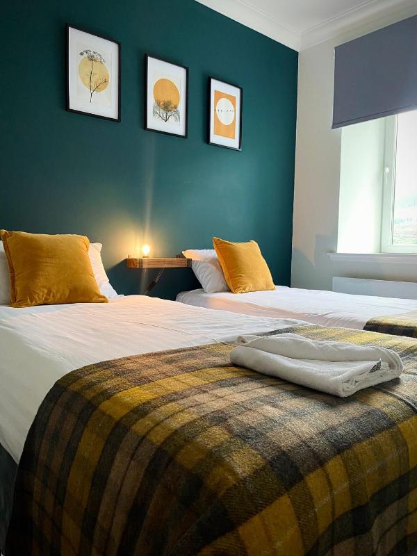 Family Room - Loch View image 4