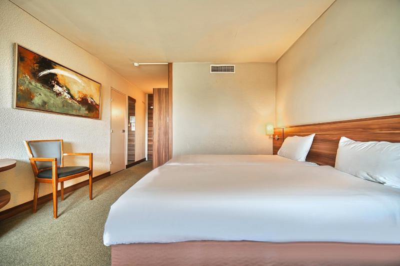 Comfort Room - 1 Room - 2 Single Beds image 2