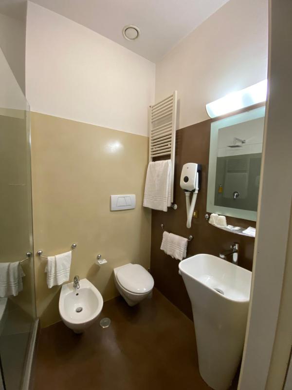 Superior Triple Room image 2