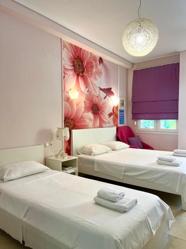 Standard Triple Room with Sea View image 4