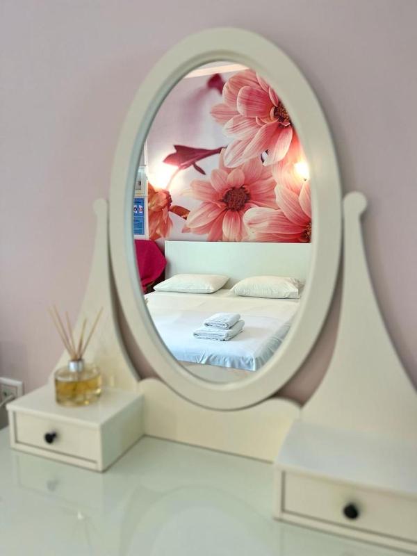 Standard Triple Room with Sea View image 2