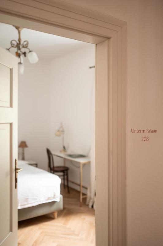 Single Room image 3