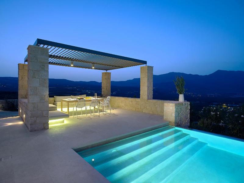 Three-Bedroom Villa (Thalassa) image 3