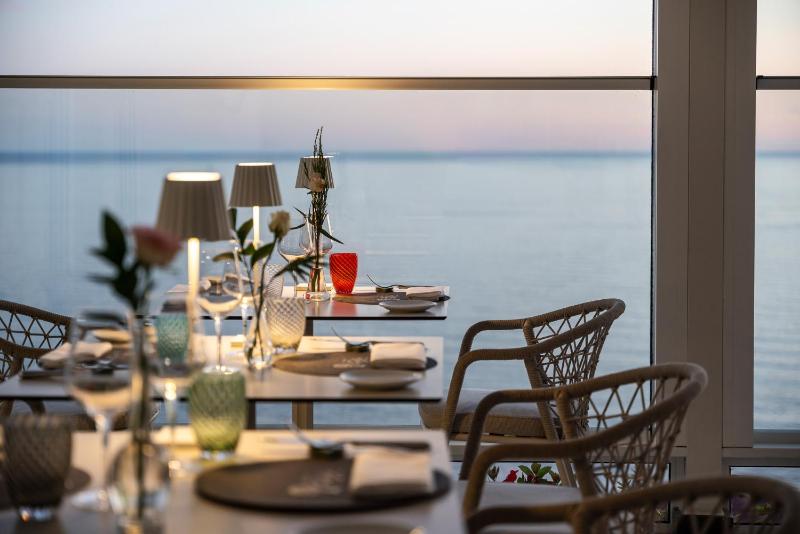Hotel Eden Roc Suites - image 27