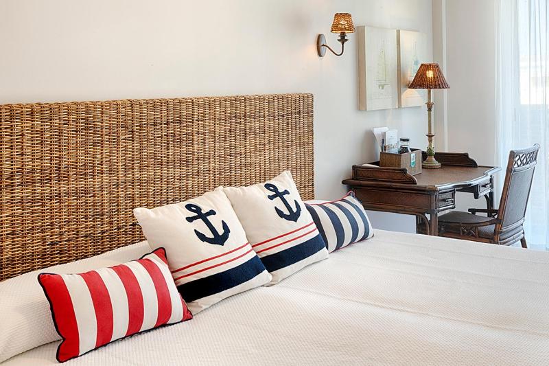 Double or Twin Room with Frontal Sea View image 1