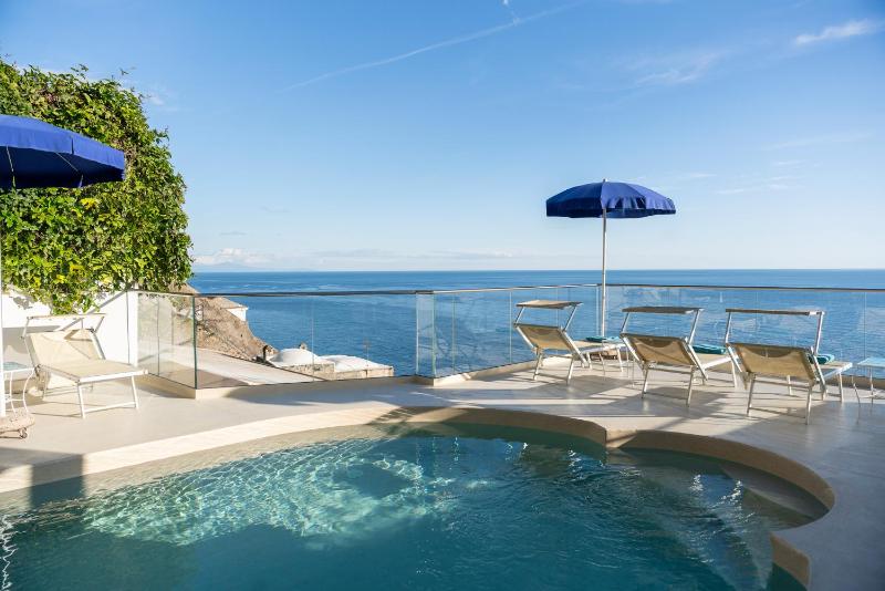 Hotel Eden Roc Suites - image 24