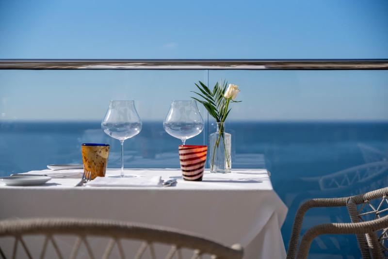 Hotel Eden Roc Suites - image 49