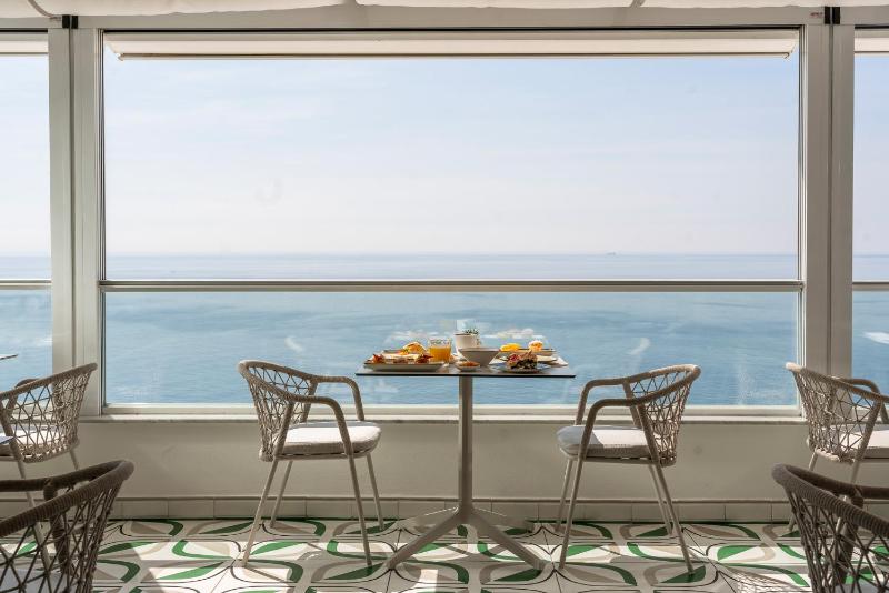 Hotel Eden Roc Suites - image 38