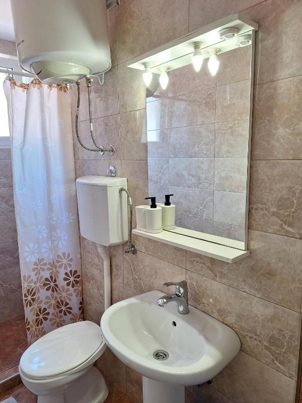 Studio Apartment image 4