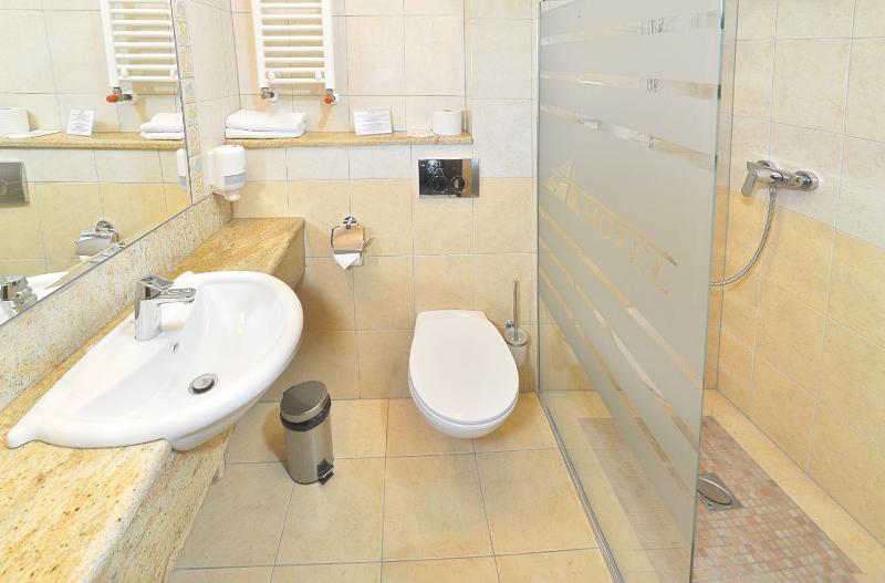 Double Room image 2