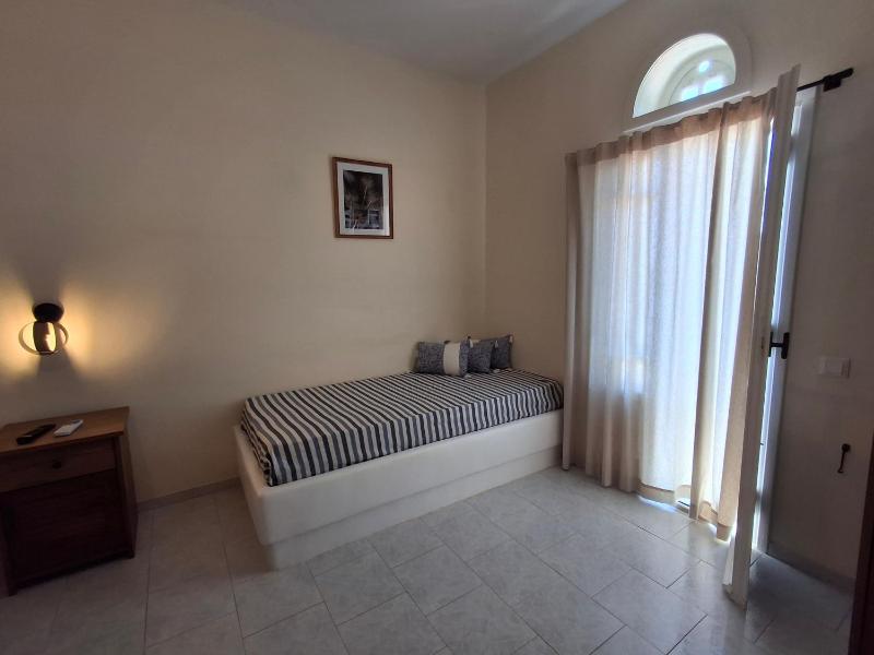 Basic Triple Room image 3