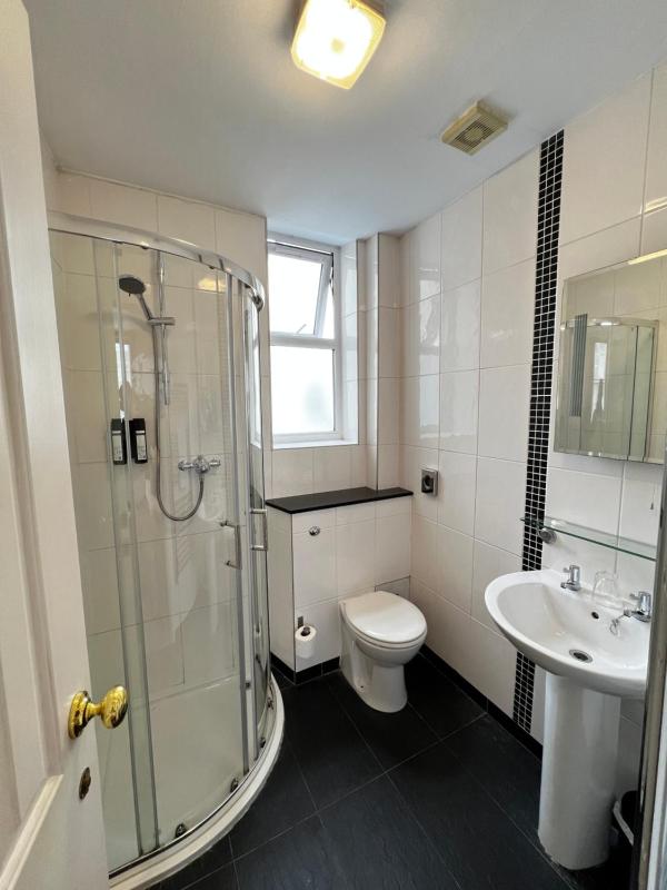 Economy Double Room image 1