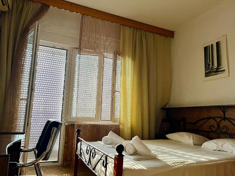 Double or Twin Room with Balcony image 4