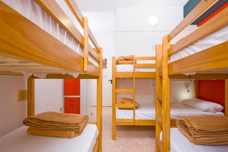 Bed in 6-Bed Female Dormitory Room with Private Bathroom image 2