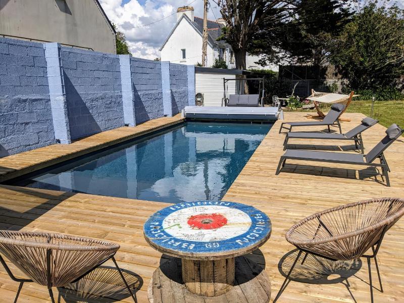 Ty glaz- Piscine privé chauffé securisé -Plage 700m Images