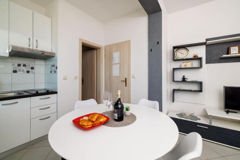 Apartments Klara - image 19