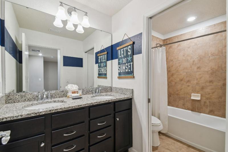 4663TSD-Solterra Resort townhouse - image 12