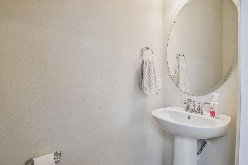 4663TSD-Solterra Resort townhouse - image 9