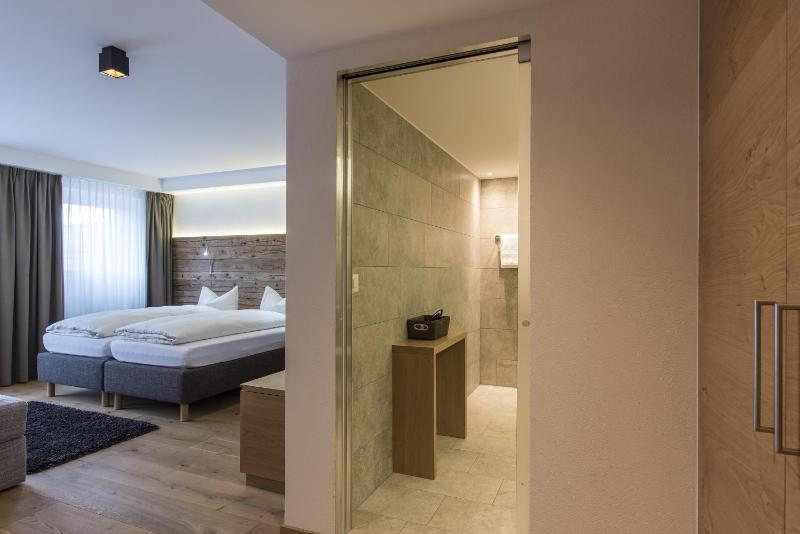 Double or Twin Room image 2