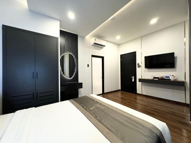 LION 10 HOTEL - image 16