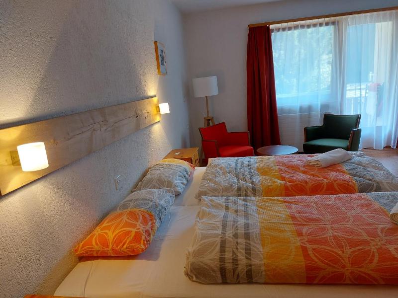 Deluxe Double Room with Balcony image 4