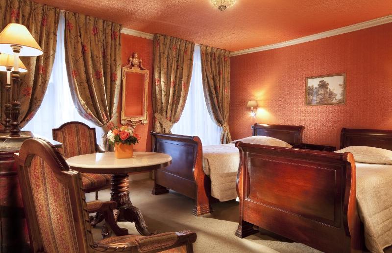 Deluxe Twin Room image 4